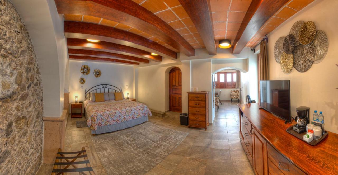 Hotel Santa Paula タスコ・デ・アラルコン エクステリア 写真