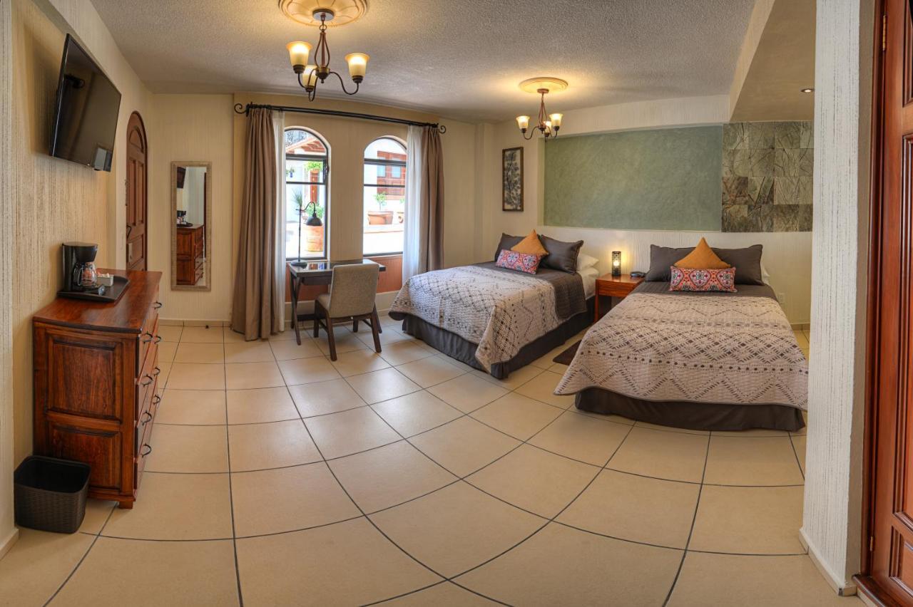 Hotel Santa Paula タスコ・デ・アラルコン エクステリア 写真