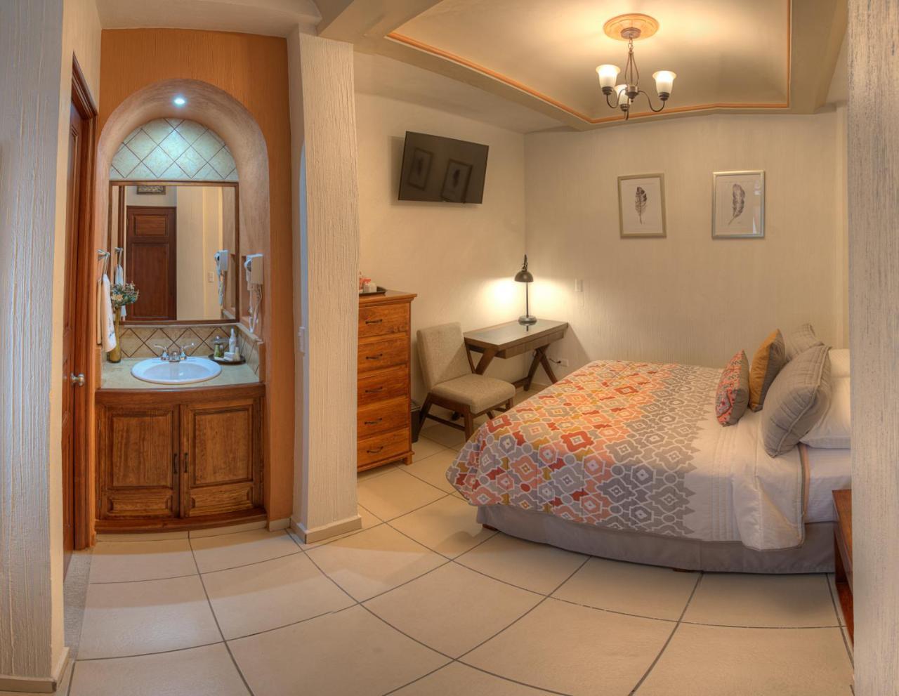 Hotel Santa Paula タスコ・デ・アラルコン エクステリア 写真