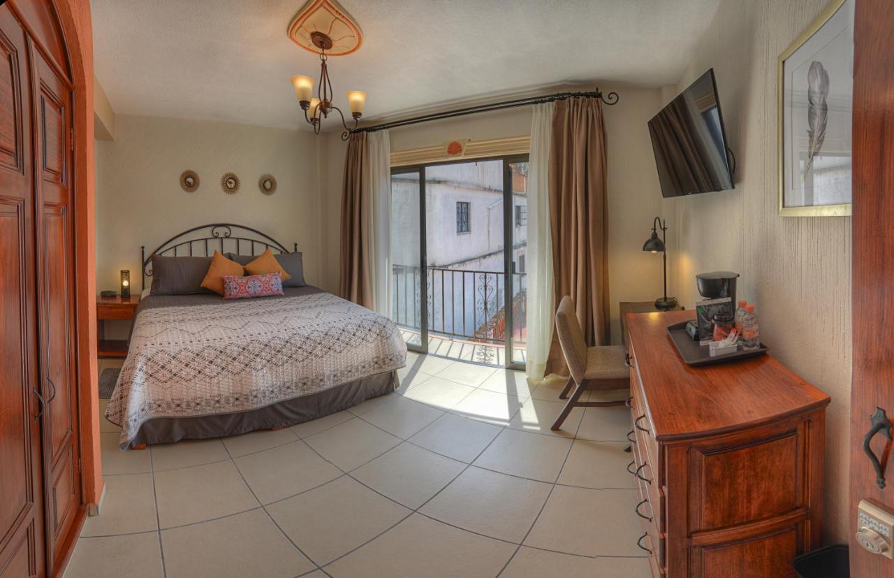 Hotel Santa Paula タスコ・デ・アラルコン エクステリア 写真