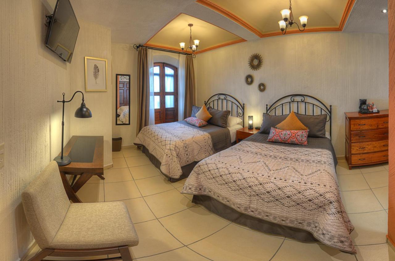 Hotel Santa Paula タスコ・デ・アラルコン エクステリア 写真