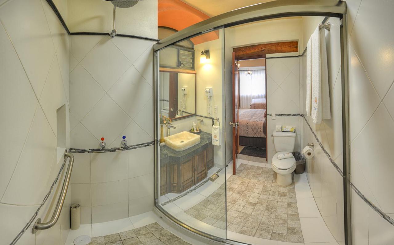Hotel Santa Paula タスコ・デ・アラルコン エクステリア 写真
